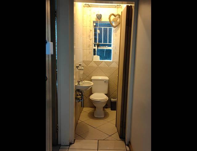 4 BEDROOM HOUSE FOR SALE IN SIGNAL HILL